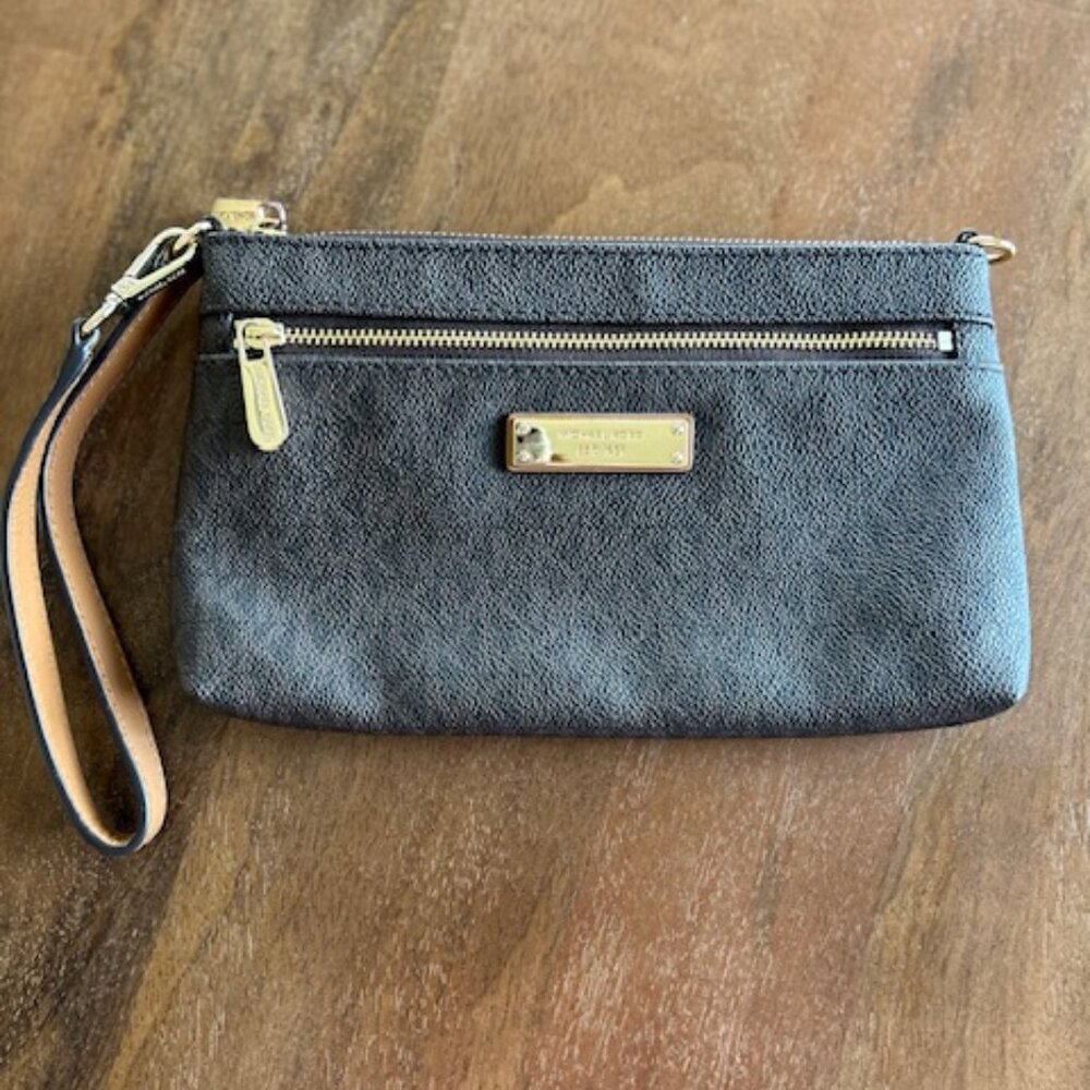 Michael Kors Wristlet